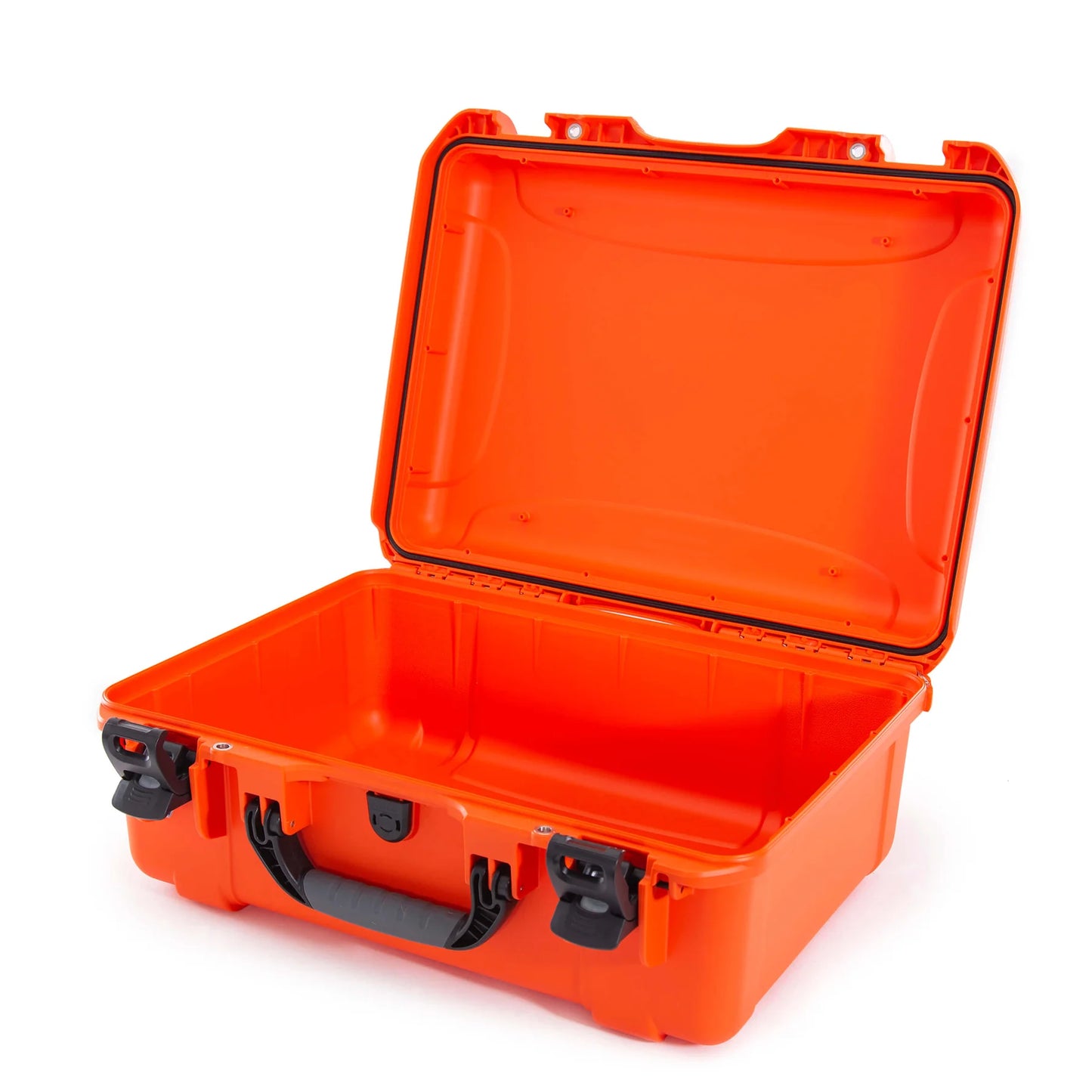 Built to organize, protect, carry and survive tough conditions, the NANUK waterproof hard case is impenetrable and indestructible with a lightweight, tough NK-7 resin shell and its PowerClaw superior latching system.