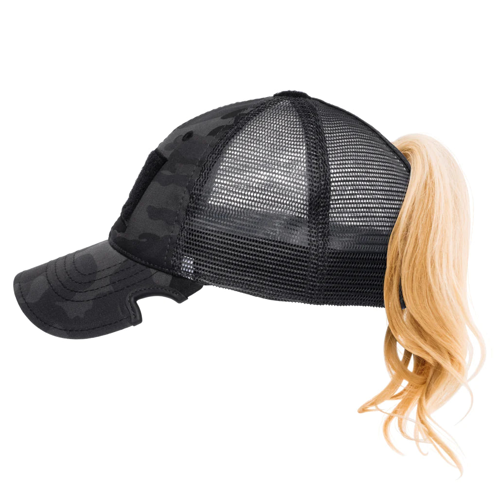 A stylish and functional headwear accessory, blending outdoor durability with contemporary design for a versatile and comfortable cap experience.