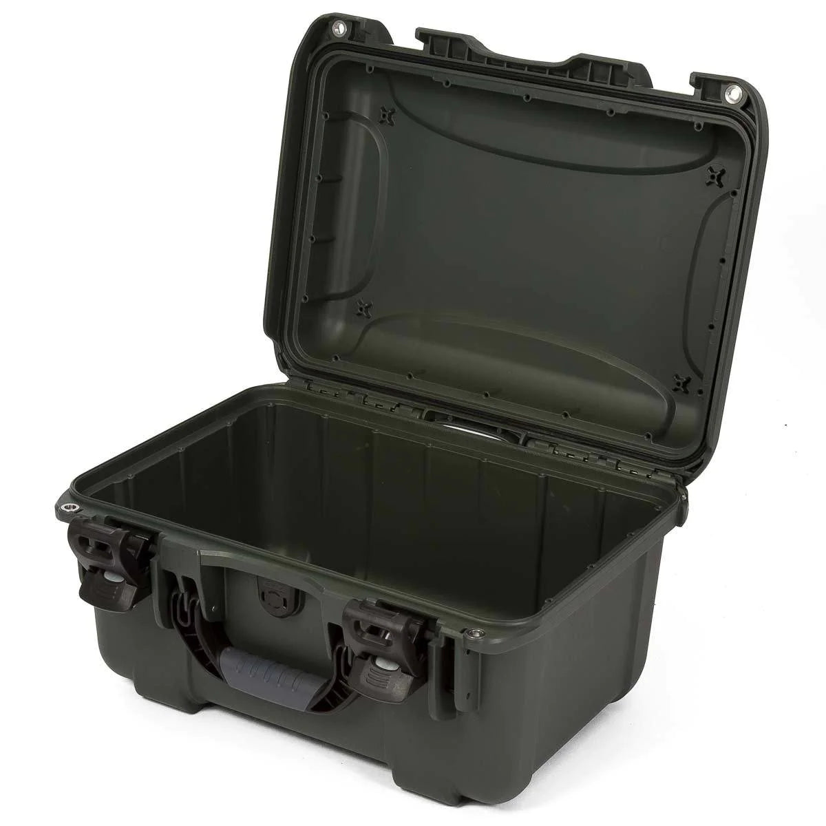 Built to organize, protect, carry and survive tough conditions, the NANUK waterproof hard case is impenetrable and indestructible with a lightweight, tough NK-7 resin shell and its PowerClaw superior latching system.