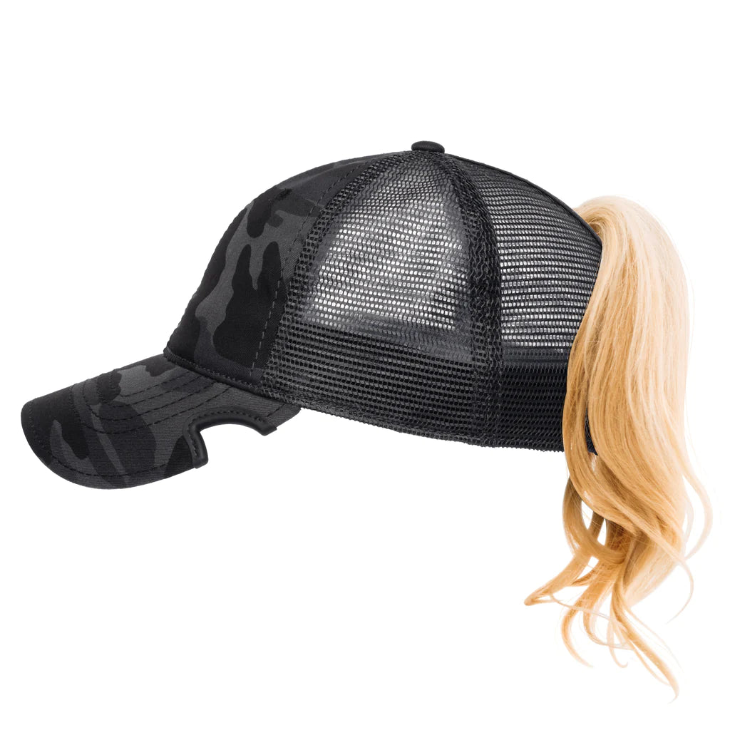 A stylish and functional headwear accessory, blending outdoor durability with contemporary design for a versatile and comfortable cap experience.