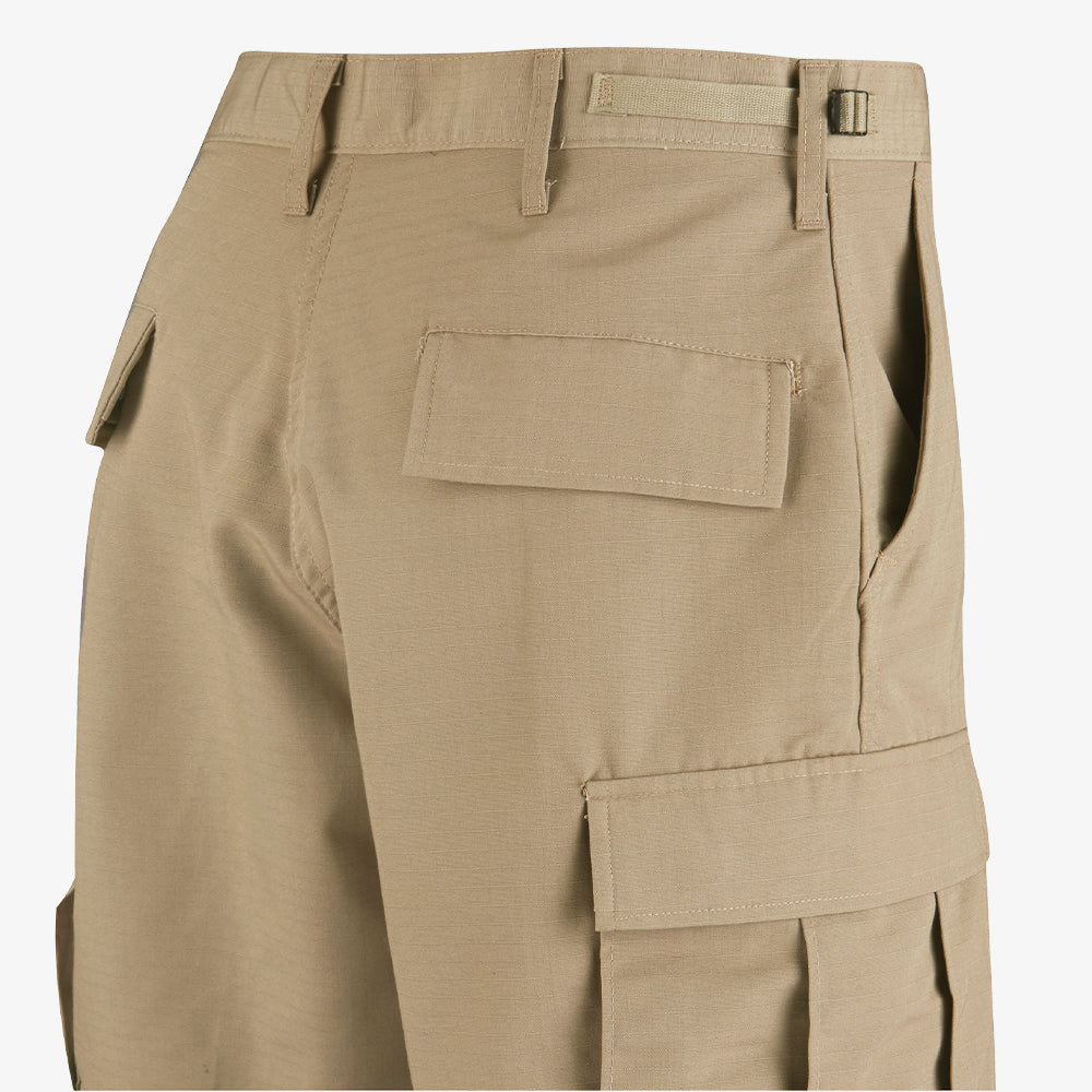 Maintain your professional edge in the ultra-comfortable, lightweight and durable EdgeTec Tactical Pant, part of the EdgeTec Collection. This budget-friendly, lightweight pant with DWR (durable water repellent) resists stains and moisture and is made for function without weighing you down.  Easy-access, side cargo pockets allow you to store ammo and mags for the range, essentials for the job, or gear for hiking.  