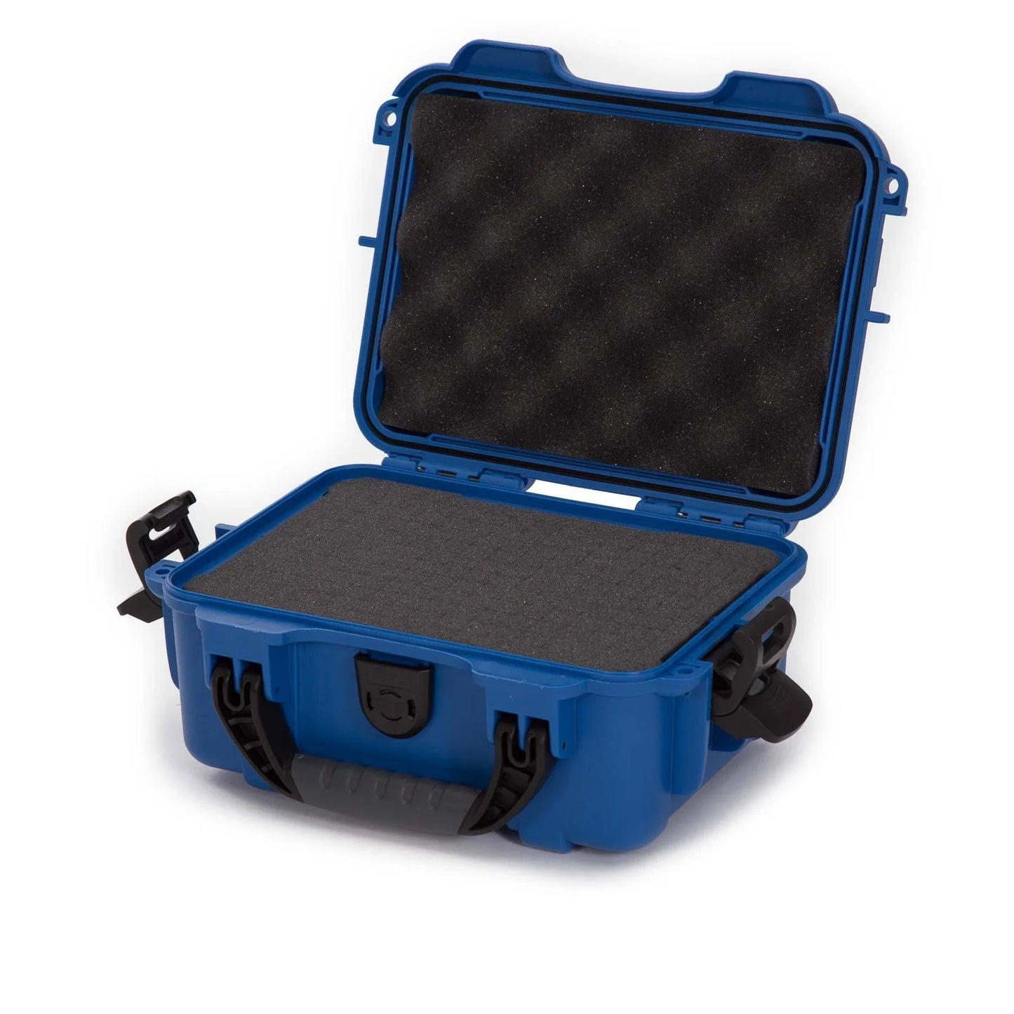 Built to organize, protect, carry and survive tough conditions, the NANUK waterproof hard case is impenetrable and indestructible with a lightweight, tough NK-7 resin shell and its PowerClaw superior latching system.